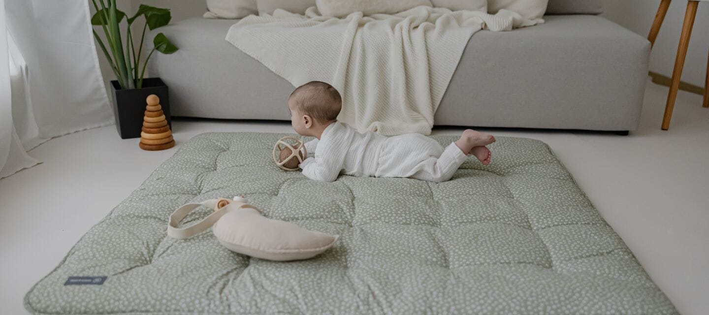 Tappeto gioco neonato: quale misura scegliere?