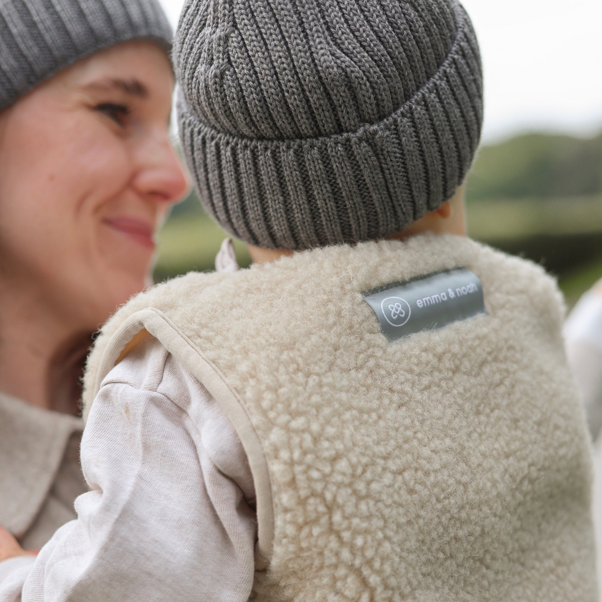 Gilet in lana merino teddy | Essential Beige