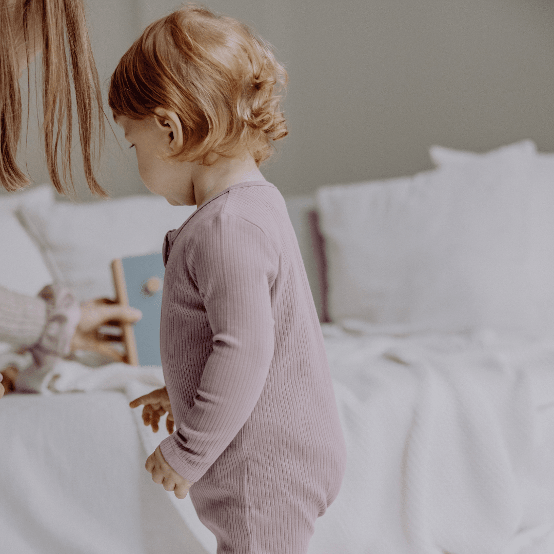 Pigiama con bordi elastici Essential Berry di emma noah