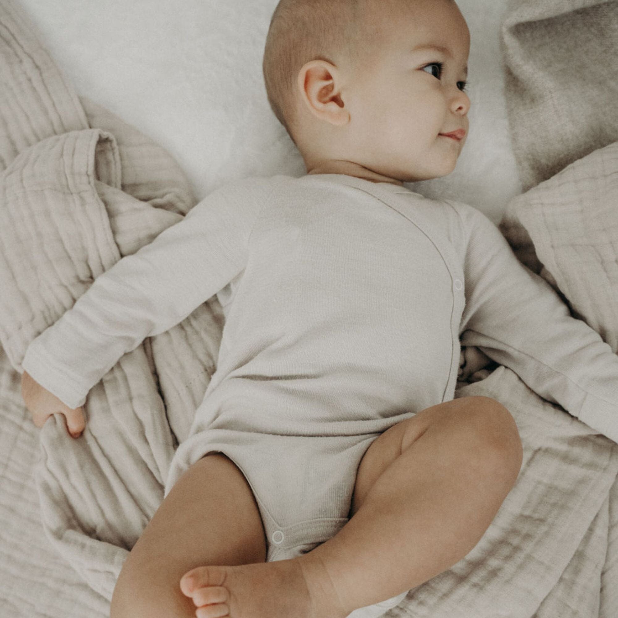 Body incrociato a maniche lunghe lana-merino | Essential Beige