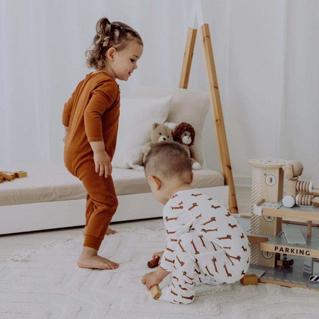 Pigiama con bordi elastici | Essential Toffee